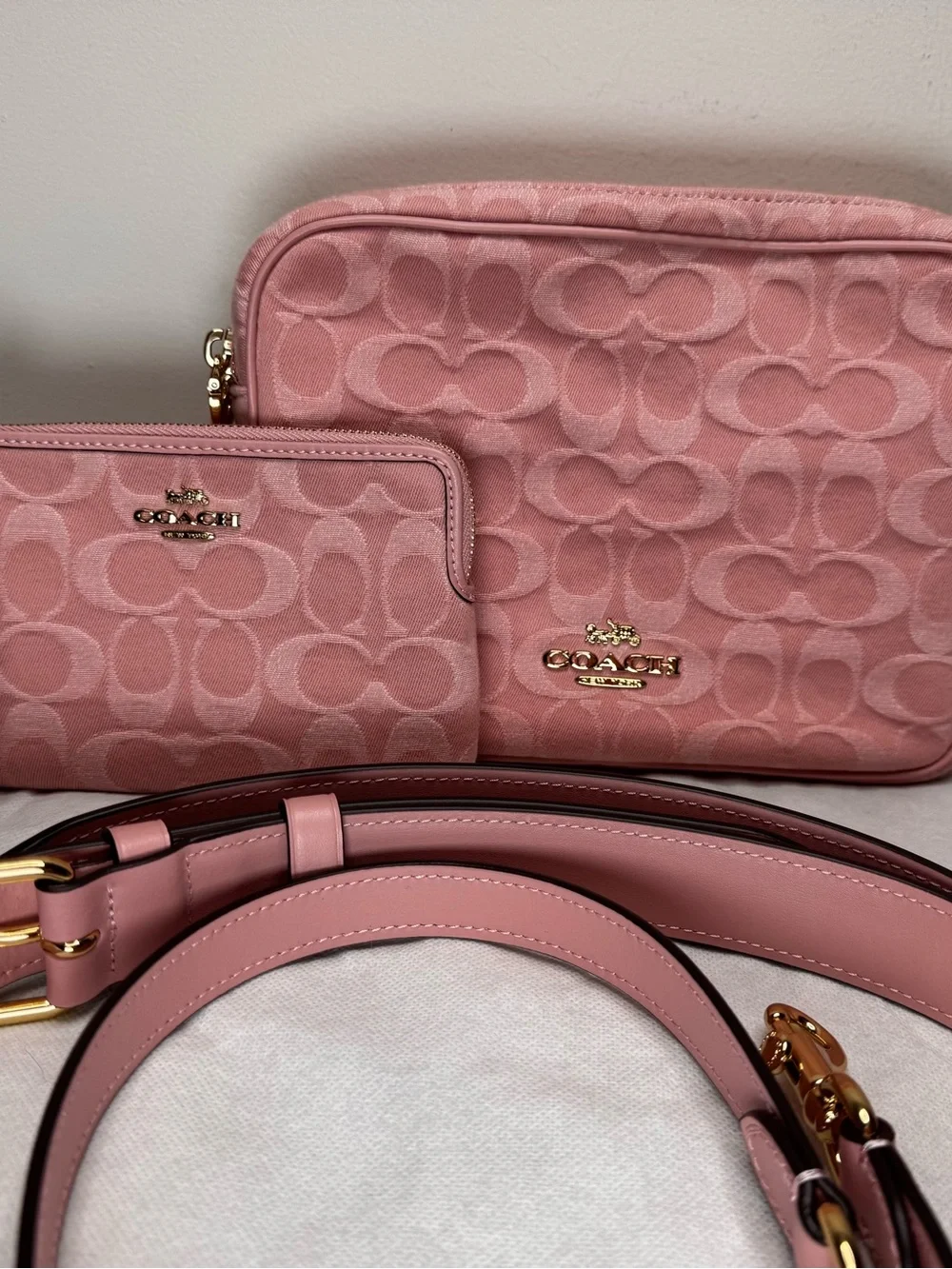 Coach Carey Shoulder/Crossbody Bag In Signature Denim Powder Pink CER69 Wristlet